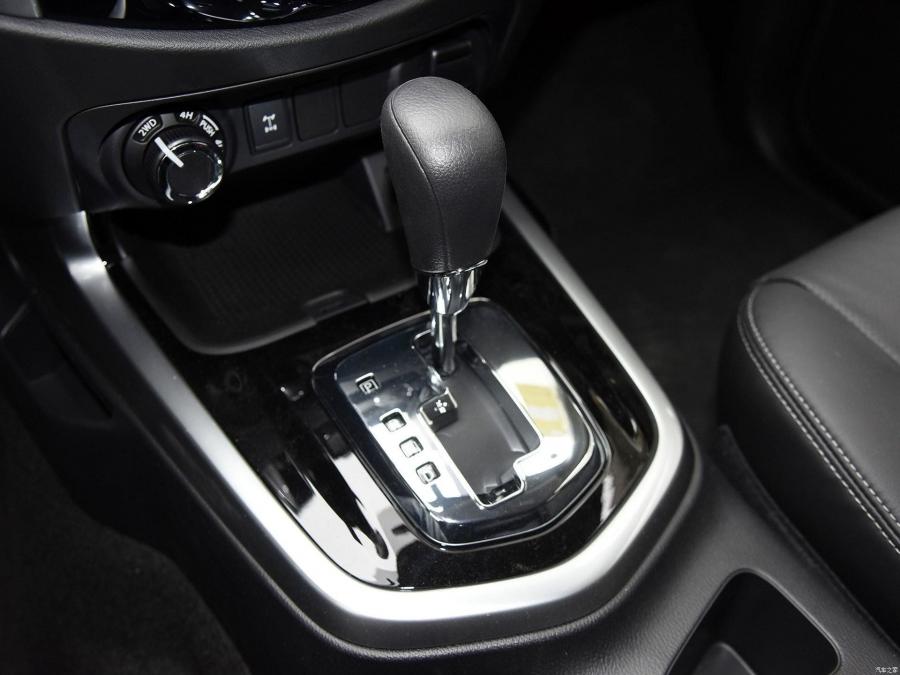 Детали интерьера Nissan Terra 2018 года  (CN) (фото 58 из 144)